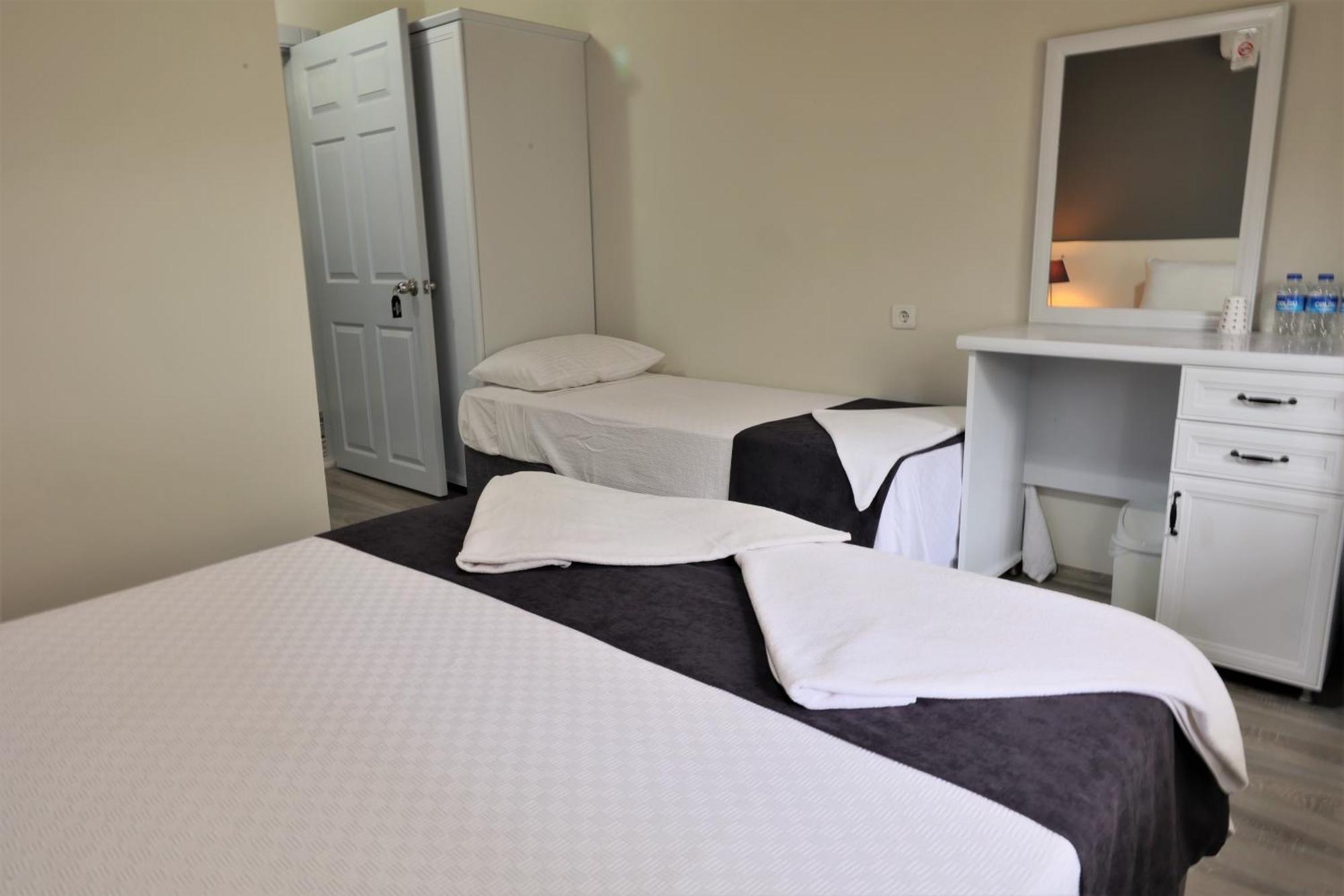 Canada & Hotel 3*
